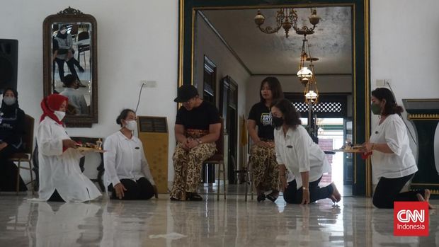 Kaesang Pangarep mengikuti gladi bersih akad nikah dan upacara panggih di Pendopo Ambarrukmo, Selasa (6/12).