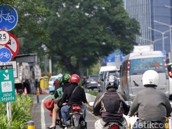 Viral Pemotor Ngebut di Lajur Sepeda, Siapa Saja yang Sebenarnya Boleh Lewat?