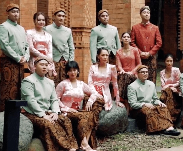 Kebaya Stagen/Foto: Instagram/@vidialdiano Kebaya Stagen Bridesmaids Sheila Dara