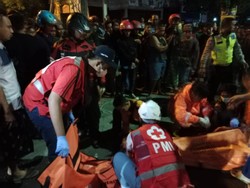 Biker di Kota Mojokerto Tewas Terlindas Truk gegara Berkendara Sambil HP-an