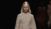 10 Koleksi Busana Valentino Spring/Summer 2023, Hadir dalam Warna Netral