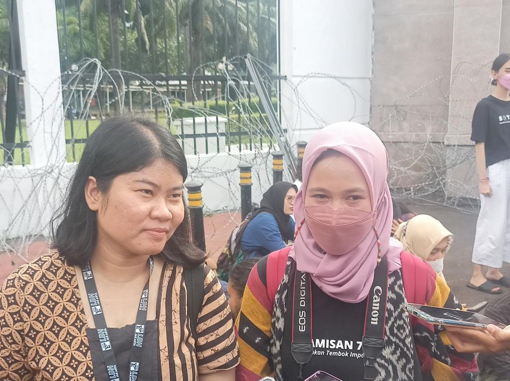 DPR Minta Tak Perlu Demo KUHP Baru, LBH Jakarta: Mereka Tak Hormati HAM! DPR Minta Tak Perlu Demo KUHP Baru, LBH Jakarta: Mereka Tak Hormati HAM!