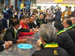 Dua Menteri Tinjau Kejuaraan Dunia Wushu Junior 2022, lalu Makan Bareng