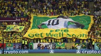 Dukungan untuk Pele juga datang dari suporter Brasil. Fan membentangkan spanduk raksasa berisi dukungan untuk kesembuhan Pele. Getty Images/Michael Steele
