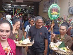 Jelang Kaesang-Erina Nikah, Pedagang Pasar Gede Solo dan Seniman Tumpengan