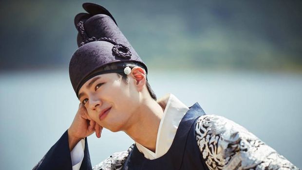 Park Bo Gum di Drama Korea Moonlight Drawn by the Clouds