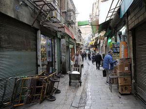 Pedagang di Iran Kompak Tutup Toko, Ada Apa?