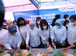 Dirut Pertamina Kunjungi Cianjur, Serahkan Bantuan untuk Korban Gempa