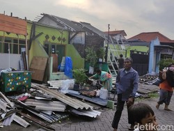 Puting Beliung Terjang 2 Desa di Sidoarjo, 80 Rumah Atapnya Rusak