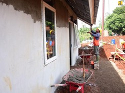 Milenial Turun Gunung Kebut Perbaikan Rumah Terdampak Gempa Cianjur