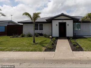 Penampakan Rumah Sederhana Elon Musk Penampakan Rumah Sederhana Elon Musk