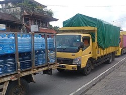 Truk-Bus Mengular di SPBU Kapal Timbulkan Kemacetan 1 Km