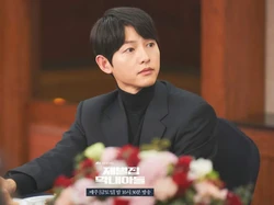 Curhat Song Joong Ki saat Kuliah: Bahagia Bisa Ketemu Cewek