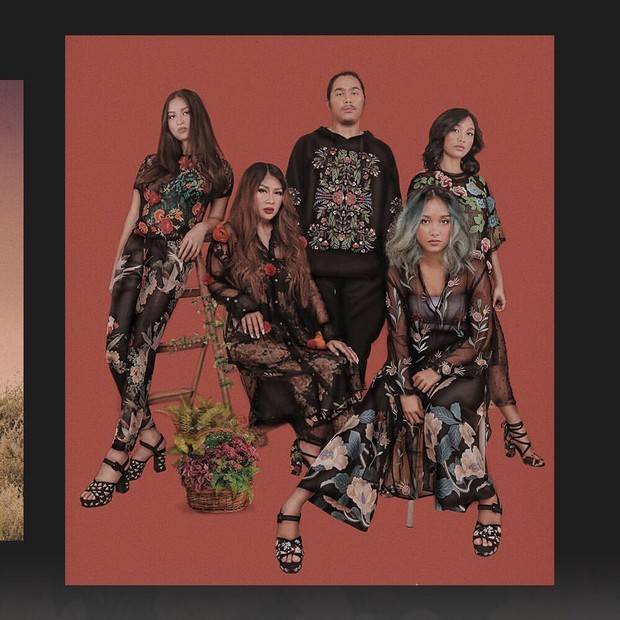 Titi DJ dan keempat anaknya