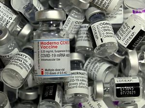 Geger Pfizer Vs Moderna Ribut, Saling Tuntut gegara Vaksin COVID-19 Geger Pfizer Vs Moderna Ribut, Saling Tuntut gegara Vaksin COVID-19