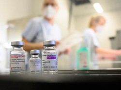 Syarat Vaksin Lansia di Makassar Beserta Capaian dan Jadwalnya