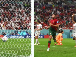 3-0! Portugal mencetak gol ketiga enam menit babak kedua berjalan. Ramos membukukan brace setelah menyambut umpan tarik Diogo Dalot.