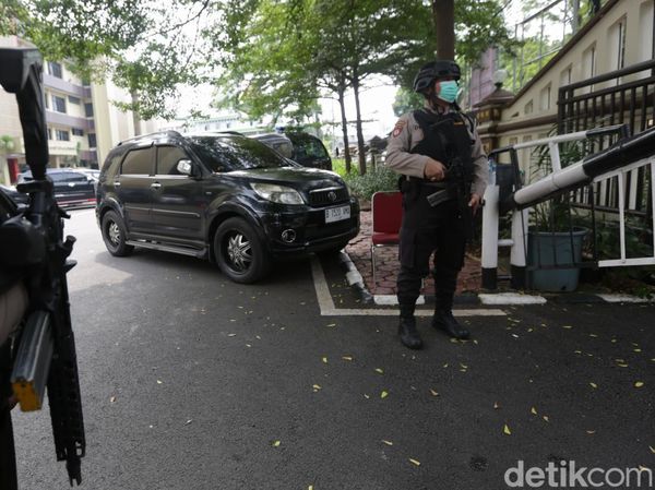 Antisipasi Serangan, Polres Jakarta Selatan Dijaga Ketat