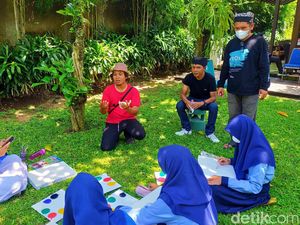 Gandeng Langgar Art, Pemkab Banyuwangi Gelar Workshop Lukis untuk Pelajar Gandeng Langgar Art, Pemkab Banyuwangi Gelar Workshop Lukis untuk Pelajar