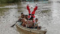 Bukan Rusa, Ini Kendaraan Santa-santa di Berbagai Belahan Dunia