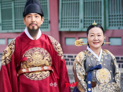 Drama Korea Under the Queen's Umbrella (2022) Drama Korea Under the Queen's Umbrella (2022)