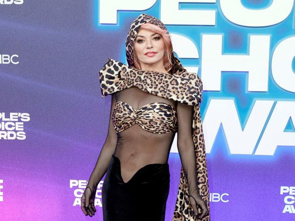 Adu Gaya Seksi 7 Artis di Red Carpet Peoples Choice Awards Adu Gaya Seksi 7 Artis di Red Carpet Peoples Choice Awards