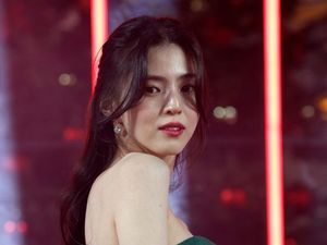 8 Pesona Han So Hee di British Fashion Awards, Tampil bak Disney Princess 8 Pesona Han So Hee di British Fashion Awards, Tampil bak Disney Princess