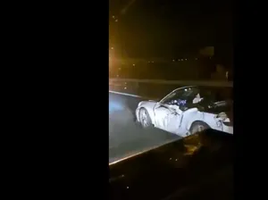 Heboh Kecelakaan Mobil Sudah Ringsek Tetap Jalan, Kepala Sopirnya Terpenggal