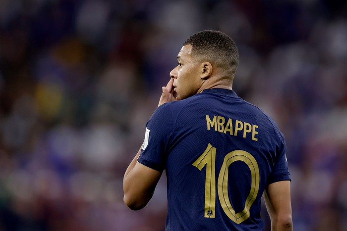 DOHA, QATAR - DECEMBER 4: Kylian Mbappe of France  during the  World Cup match between France  v Poland at the Al Thumama Stadium on December 4, 2022 in Doha Qatar (Photo by Eric Verhoeven/Soccrates/Getty Images)