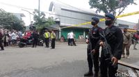 Suasana Pascaledakan Bom Bunuh Diri di Polsek Astana Anyar