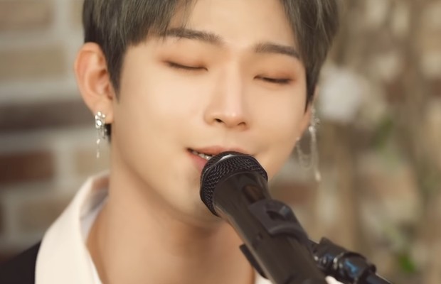 LeeDo melakukan cover soundtrack Itaewon Class berjudul 'Start Over' dengan merdu / Foto: YouTube.com/ONEUS LeeDo melakukan cover soundtrack Itaewon Class berjudul 'Start Over' dengan merdu / Foto: YouTube.com/ONEUS