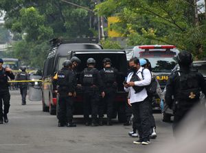 Sejumlah Polisi Luka-luka Akibat Bom Bunuh Diri di Polsek Astana Anyar