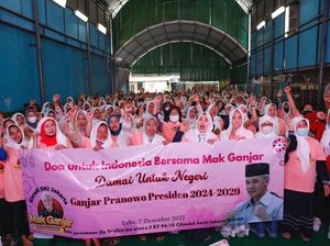 Emak-emak Relawan di Jakarta Gaungkan Ganjar Presiden 2024