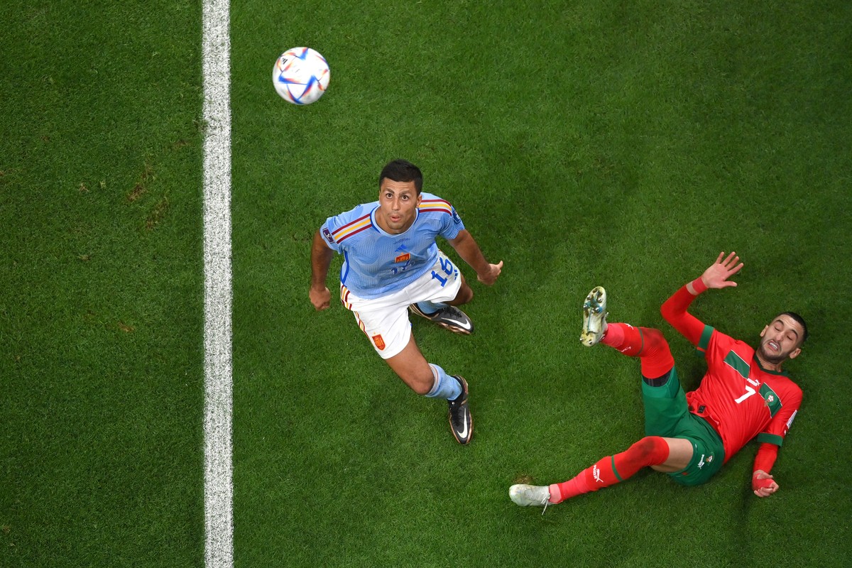 Gelandang Spanyol Rodri kesal dengan taktik Maroko usai timnya tersingkir di Piala Dunia 2022. (Foto: Getty Images/Dan Mullan)