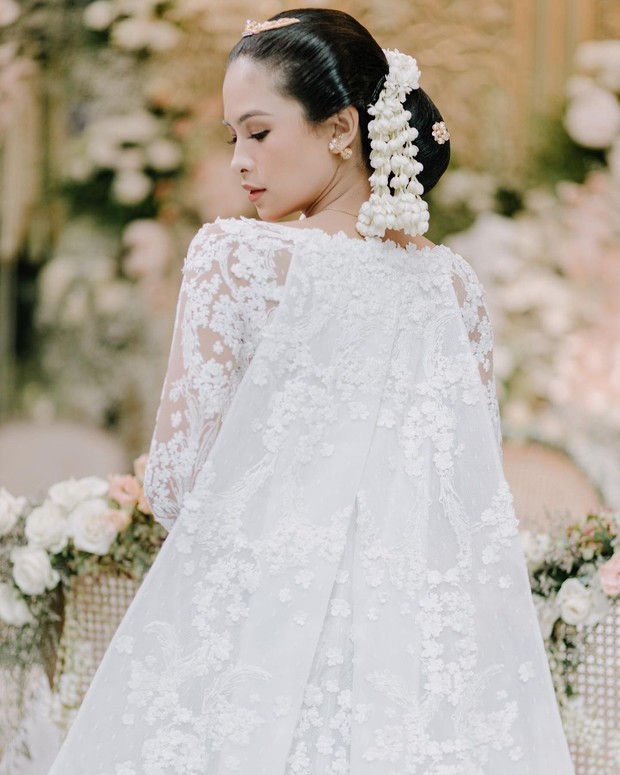 Maudy Ayunda kebaya pengantin 2022