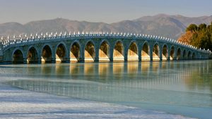 Foto: Keajaiban Jembatan 17 Lengkung di China