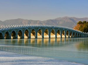 Foto: Keajaiban Jembatan 17 Lengkung di China Foto: Keajaiban Jembatan 17 Lengkung di China