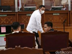Tudingan Pengacara Sambo dan Jawaban Pihak Eliezer soal Senjata Steyr