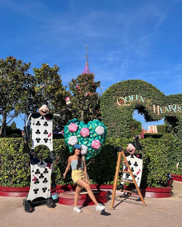 OOTD liburan Beby Tsabina/Foto: Instagram.com/Bebytsabina OOTD liburan Beby Tsabina