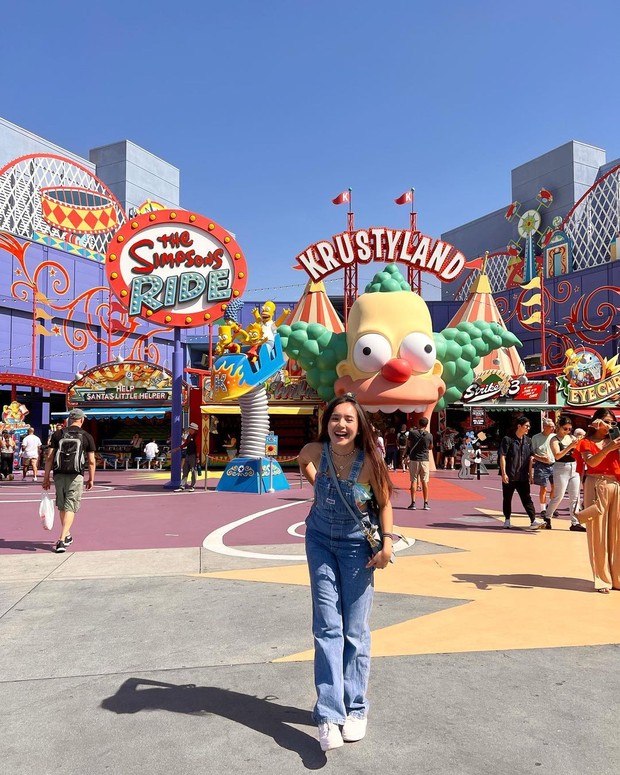 OOTD liburan Beby Tsabina/Foto: Instagram.com/Bebytsabina OOTD liburan Beby Tsabina