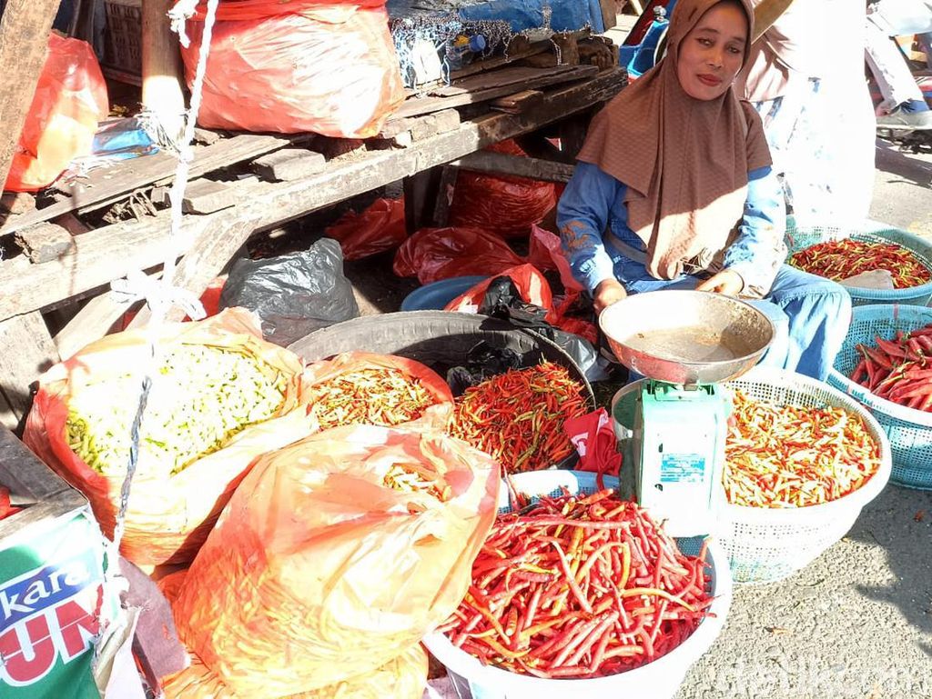 Harga Sembako di Pasar Terong Merangkak Naik, Cabai Rawit Rp 32.000/Kg