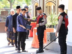 Warga Masuk Polresta Banda Aceh Wajib Tinggalkan KTP Usai Bom Bandung