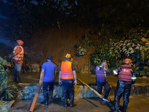 Perum Vila Pertiwi Depok Sempat Banjir 1 Meter karena Tanggul Jebol