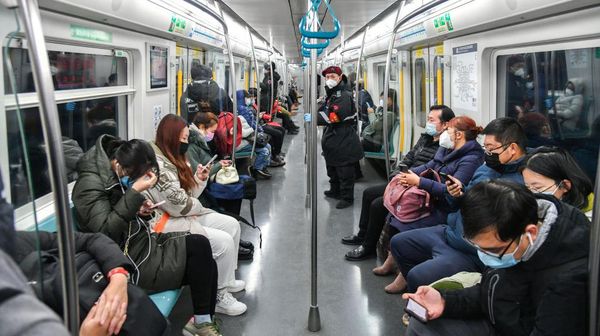 Potret Aktivitas Warga China Saat Lockdown Dilonggarkan
