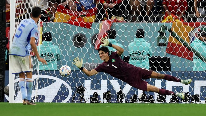 Potret Yassine Bounou, Kiper Maroko yang Bikin Spanyol Mati Kutu