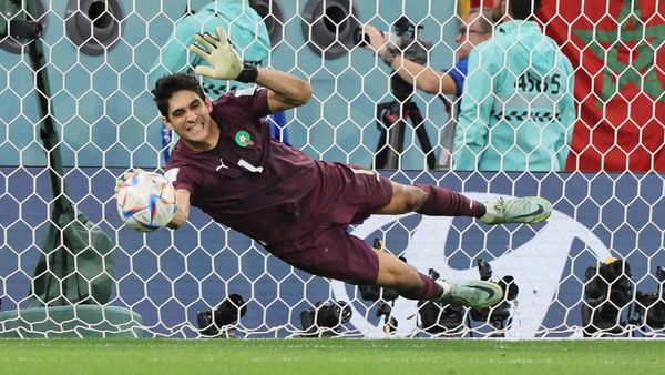 Potret Yassine Bounou, Kiper Maroko yang Bikin Spanyol Mati Kutu