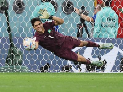 Potret Yassine Bounou, Kiper Maroko yang Bikin Spanyol Mati Kutu