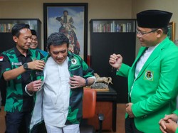 Plt Ketum PPP Silaturahmi ke Rhoma Irama, Bahas Kemajuan PPP