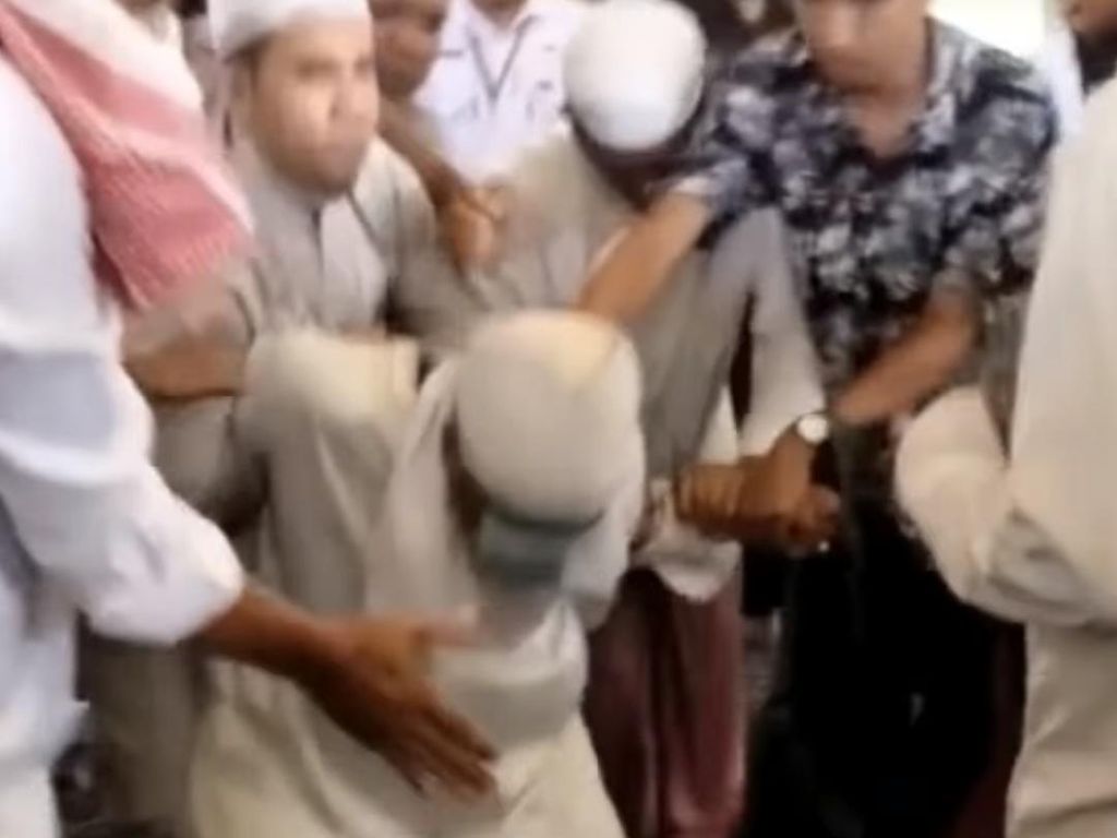 Pria di Samarinda Rebut Mikrofon Imam Masjid Usai Salat Ditangkap