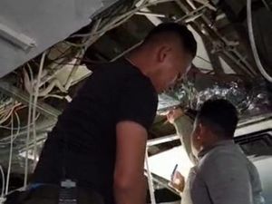 2 Petugas Internet Tersengat Listrik di Balai Kota Makassar, 1 Orang Tewas 2 Petugas Internet Tersengat Listrik di Balai Kota Makassar, 1 Orang Tewas